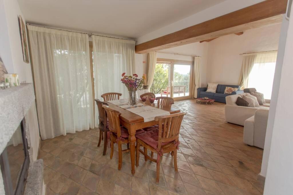 Villa Con Piscina Vista Mare Cala Bitta Exterior photo